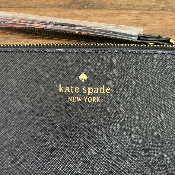Kate Spade wristlet - Picture 6 of 8